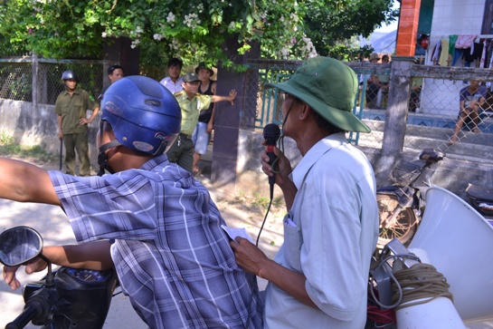 Húc 5 người bị thương vong, bò tót lăn ra chết